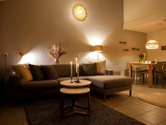 Ferienhaus sleedoornstraat 10 cadzand wohnzimmer sofa