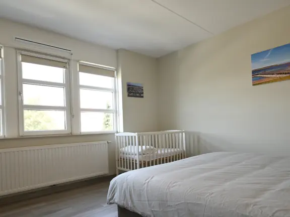 Vakantiehuis villa nausikaa sterntjeslaan 10a cadzand slaapkamer voor raam