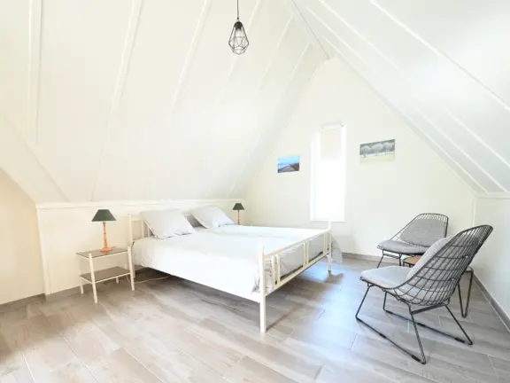 Vakantiehuis villa nausikaa sterntjeslaan 10a cadzand slaapkamer zolder tweepersoonsbed