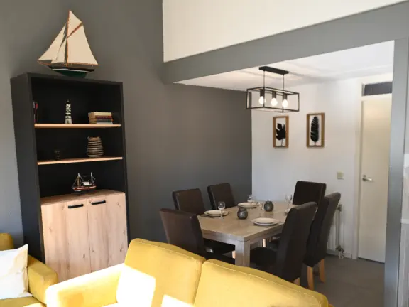 Vakantiehuisje cadzand sunset vuurdoornstraat 6 eethoek