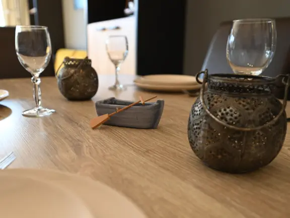 Vakantiehuisje cadzand sunset vuurdoornstraat 6 eettafel bootje