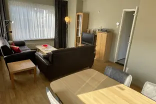 Wohnung kinkhoorn duinlaan 2 cadzand bad wohnzimmer tisch