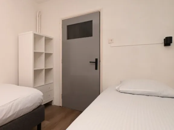 Ferienwohnung hennequinlaan 10 Cadzand schlafzimmer 2b schrank