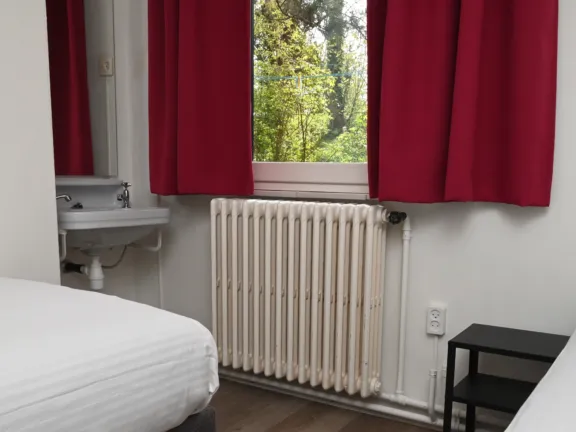 Ferienwohnung hennequinlaan 10 Cadzand schlafzimmer 2b waschbecken