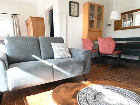 Wohnung hennequinlaan 8c cadzand bad sofa und essecke