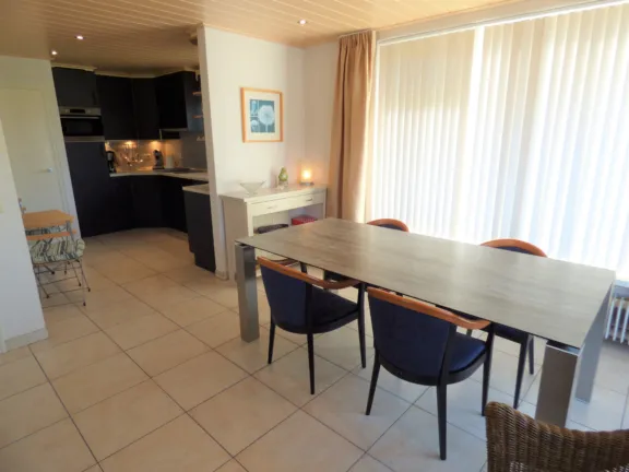 Appartement steemare parterre hennequinlaan 21 cadzand keuken eettafel