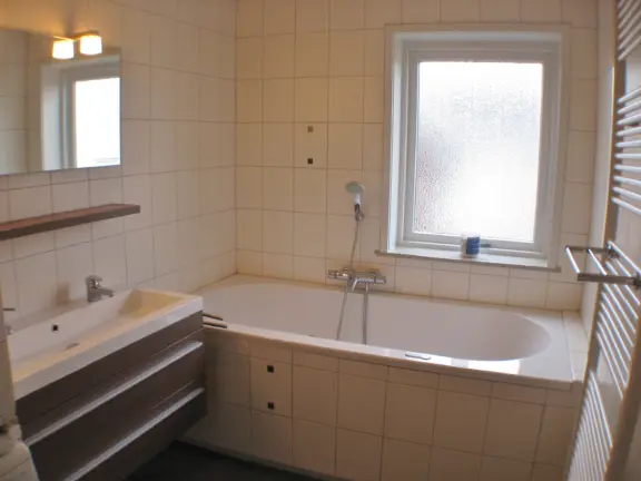 Appartement neptunus cadzand hennequinlaan 23a badkamer