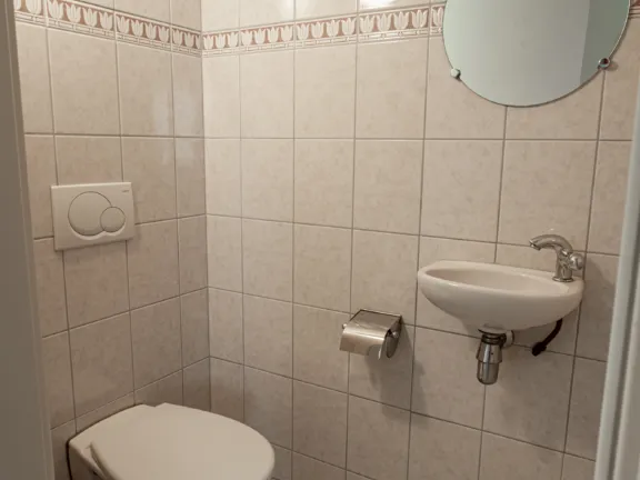 Appartement alledeske hennequinlaan 25b cadzand toilet