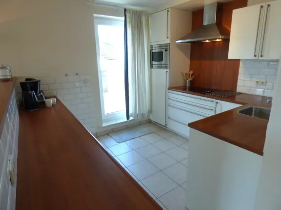 Appartement alledeske boven hennequinlaan 25c cadzand deur