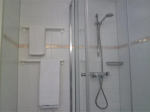 Appartement deurloo 53 13 cadzand zeezicht douchecabine