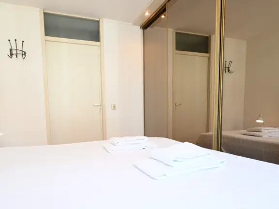 Wohnung deurloo 53 13 cadzand meerblick schlafzimmer schrank