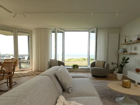 Appartement boulevard de wielen 55 18 cadzand woonkamer open venster