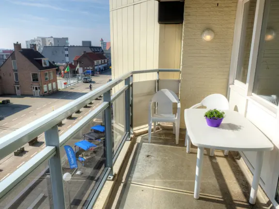 Appartement met zeezicht boulevard wielingen 76 06 cadzand balkon