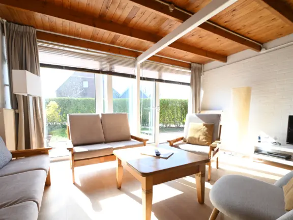 Huisje cadzand sincfal 10 woonkamer totaal