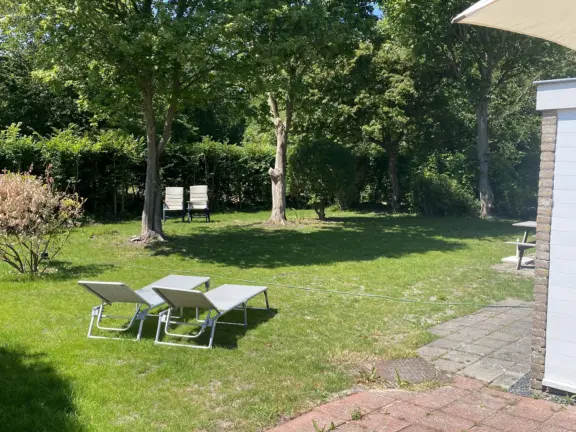 Huisje cadzand sincfal 10 tuinstoelen