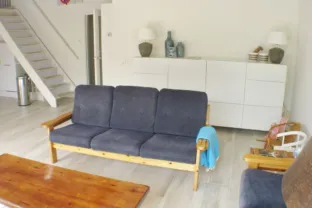 Vakantiehuisje cadzand sincfal 16 woonkamer bank