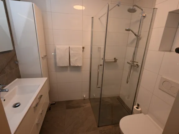 Vakantiehuis spaanse galeien 79 cadzand badkamer wastafel