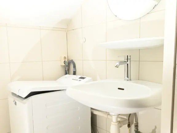 Vakantiehuis spaanse galeien cadzand badkmaer 2 boven wastafel