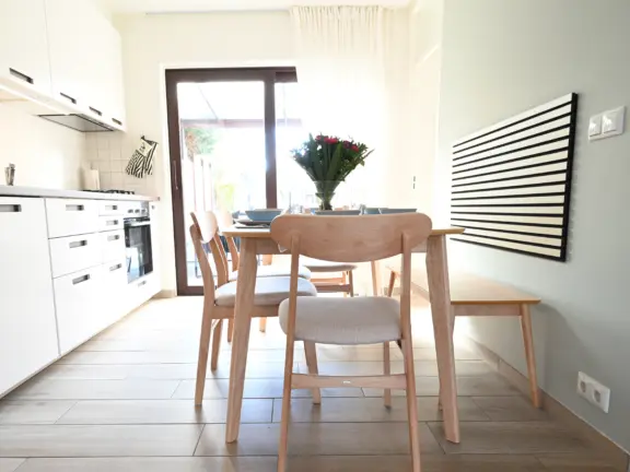 Spaanse Galeien 109 eettafel