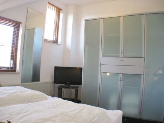 Vakantiehuisje spaanse galeien 23 cadzand slaapkamer tv