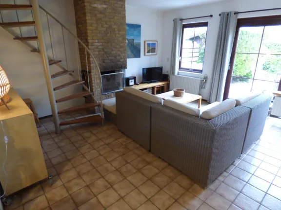 Spaanse galeien 66 vakantiehuisje cadzand woonkamer trap