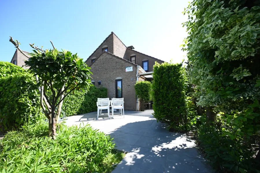 Spaanse galeien 66 vakantiehuisje cadzand terras voortuin