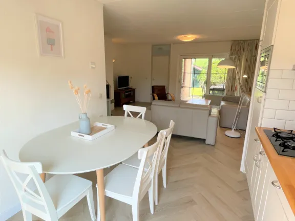 Spaanse galeien 68 cadzand bad eetkamer