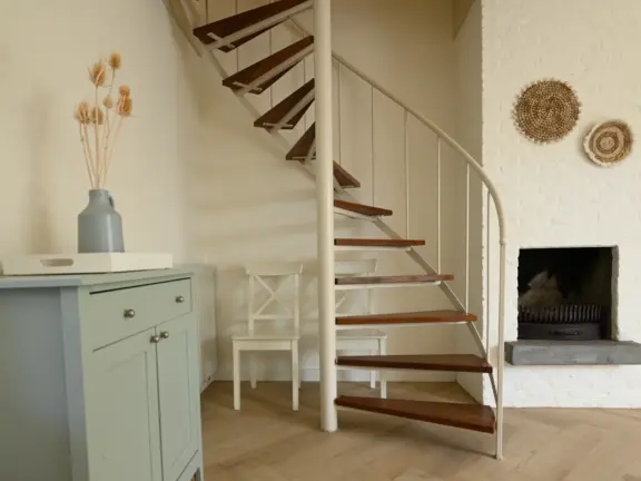 Spaanse galeien 68 cadzand bad dressoir en haard