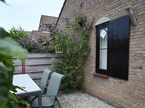 Spaanse galeien 68 cadzand bad voortuin raam