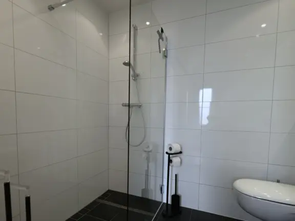 Vakantiehuis spaanse galeien 76 cadzand badkamer beneden douche