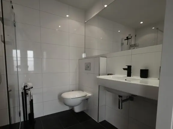 Vakantiehuis spaanse galeien 76 cadzand badkamer beneden toilet watafel