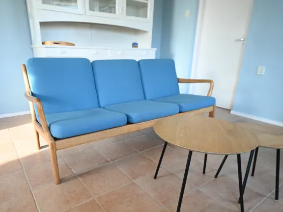 Vrijstaand vakantiehuis grote christoffelstraat 34 cadzand terra nova woonkamer bank