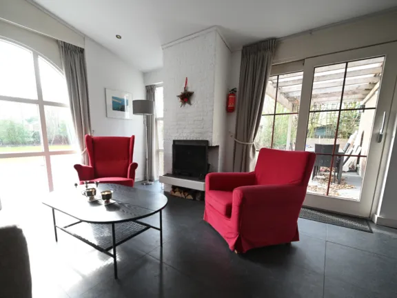 Bungalow kaapvaartstraat 5 cadzand hakuna matata woonkamer ramen