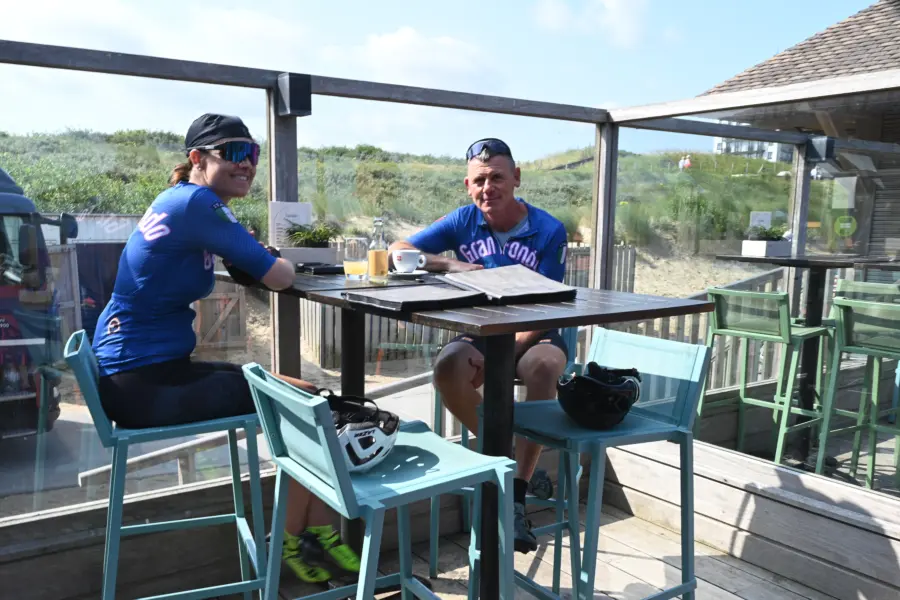 De piraat terras fietsers